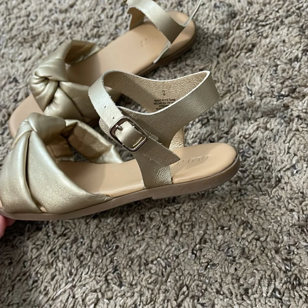 Old Navy Girl Gold Sandals Size 13